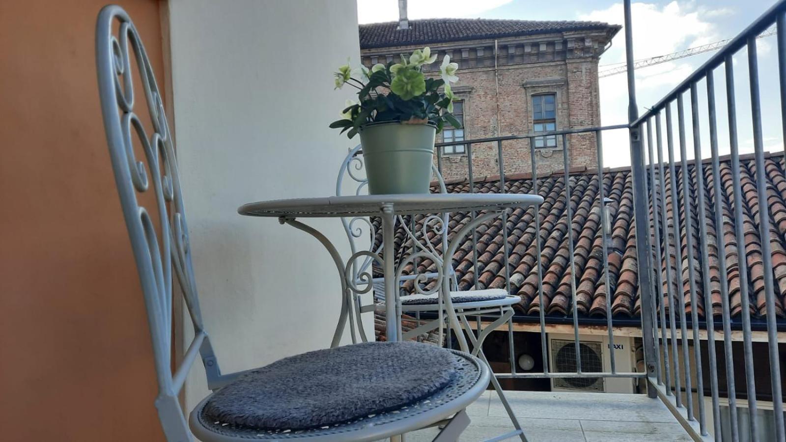 Cuore Di Alba Charming Apartment Eksteriør bilde
